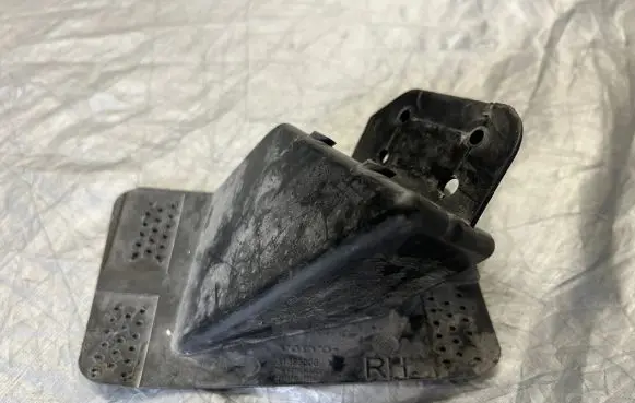 Volvo XC60 Headlight washer nozzle holder 31383000
