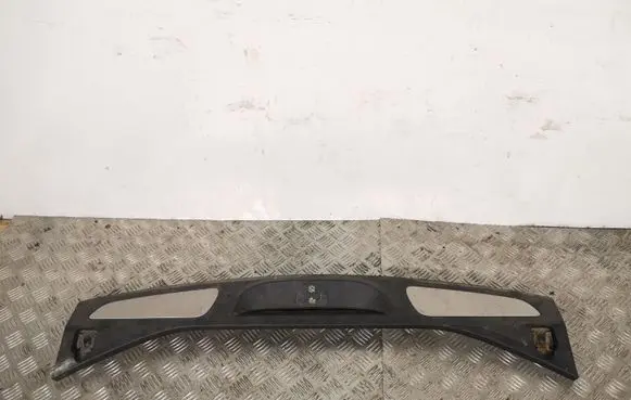 Trunk/boot sill cover protection