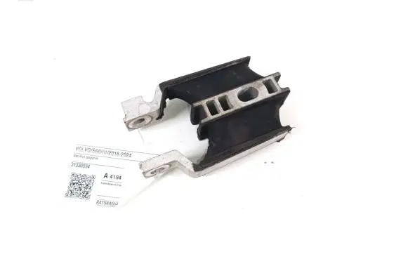 Volvo S60 Engine mount bracket 31330594