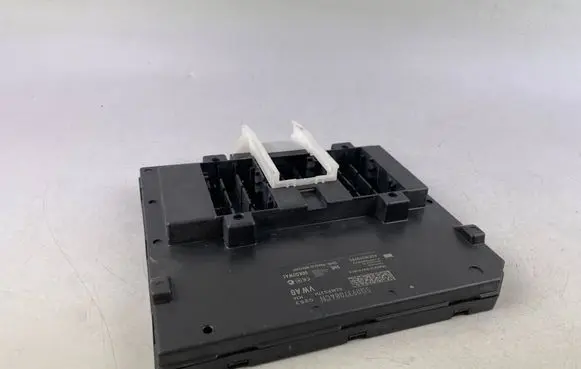 Skoda Superb B8 (3V) Comfort/convenience module 5Q0937084CN