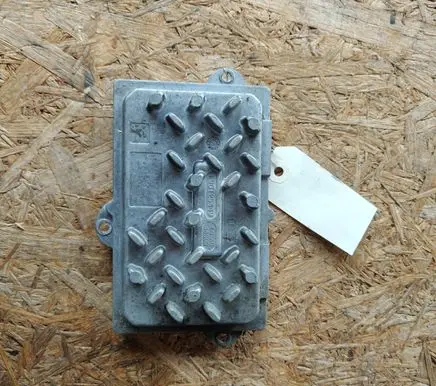 Peugeot 208 II Xenon control unit/module L90125449