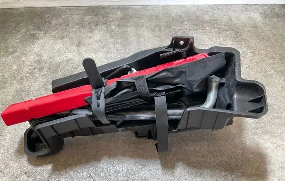 Audi Q3 8U Tool set 
