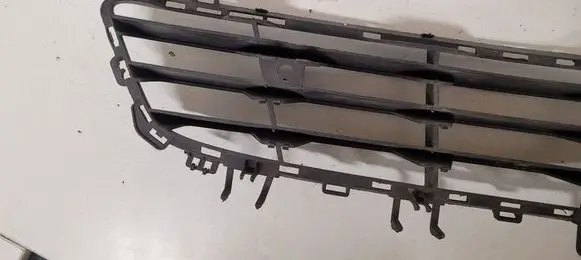 Opel Astra H Front bumper lower grill 375768702