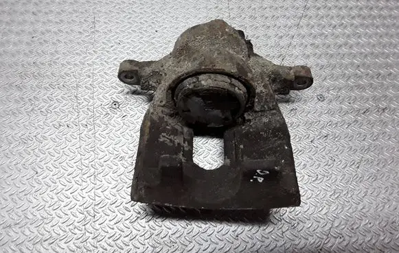 Toyota Auris 150 Front brake caliper