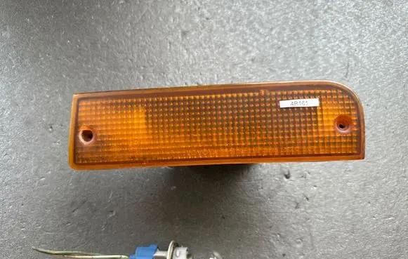 Toyota 4 Runner N120 N130 Front bumper turn signal 8152035070 8152135070 9913211210