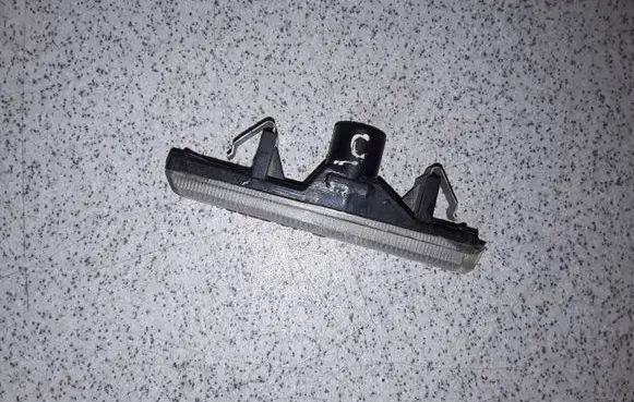 BMW 3 E36 Front fender indicator light 63137164491 7164491