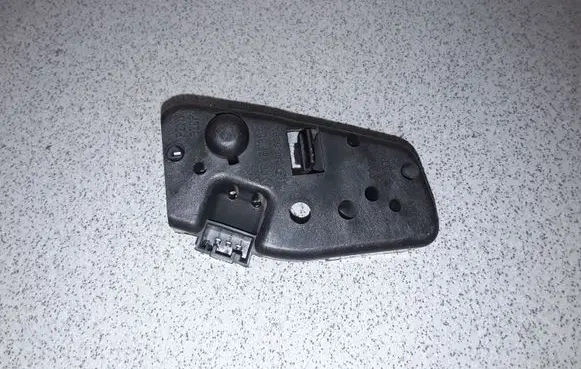 BMW 3 E46 Tail light bulb cover holder 6907937 388569 230571