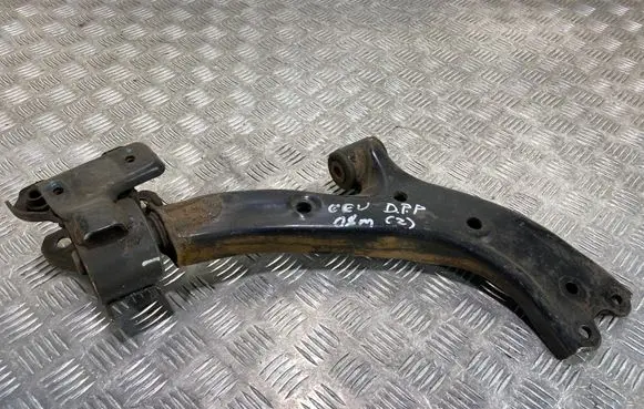 Honda CR-V Front lower control arm/wishbone