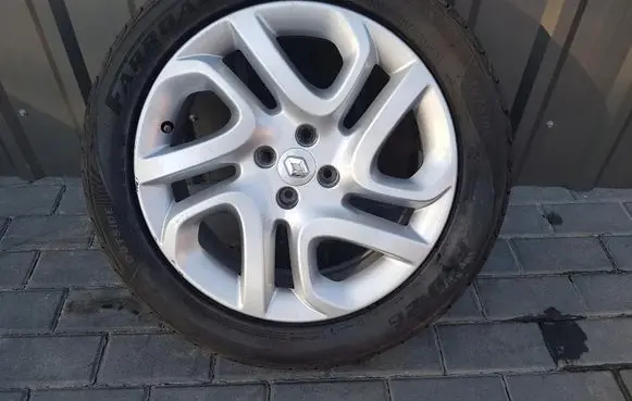 Renault Captur R17 alloy rim 