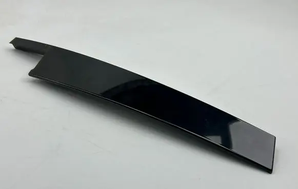 Volvo XC60 Front door glass trim molding 31294842