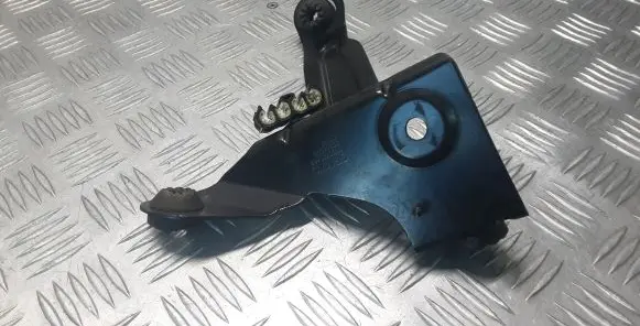 Volvo XC40 ABS pump bracket 32214379