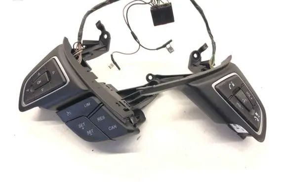 Ford Focus Steering wheel buttons/switches F1ET9E740AB