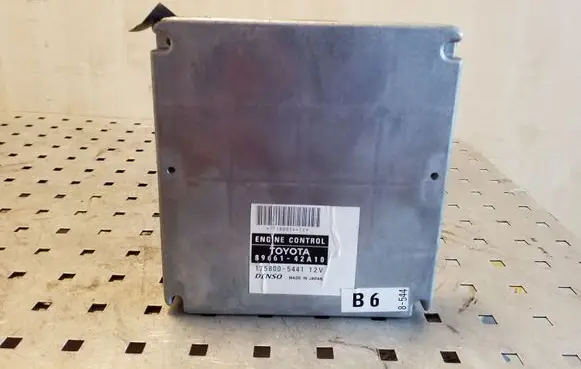 Toyota RAV 4 (XA20) Engine control unit/module 8966142A10 1758005441