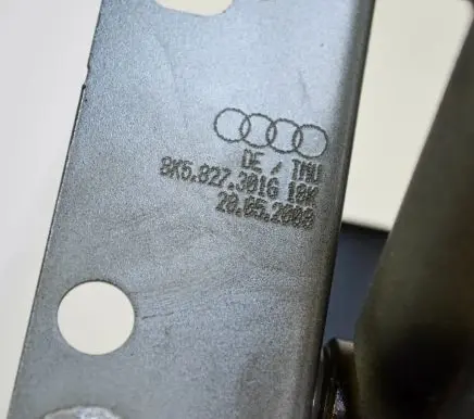 Audi A4 S4 B8 8K Tailgate/trunk/boot hinge 8K5827301G