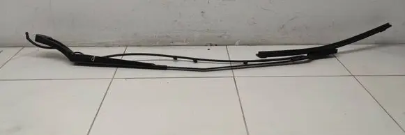 Peugeot 5008 II Front wiper blade arm 9810664980