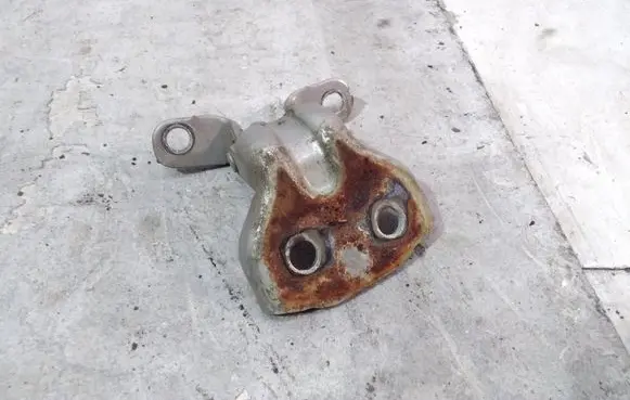 KIA Sorento Front door upper hinge