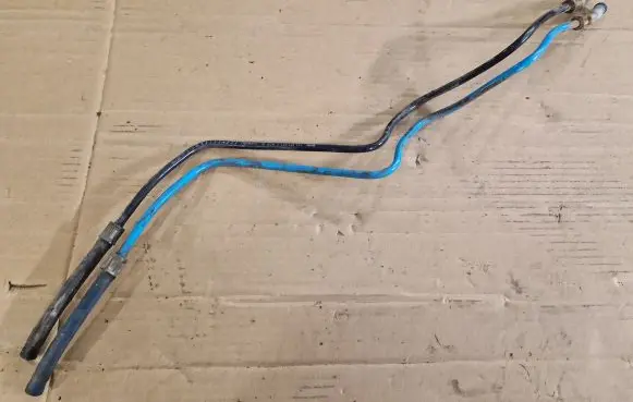 Volkswagen PASSAT B3 Fuel line/pipe/hose 333201294A 333201293C