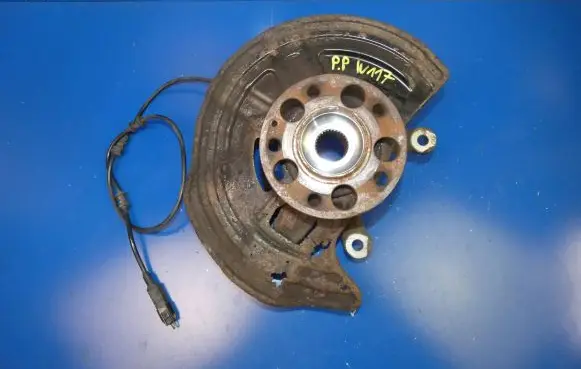 Mercedes-Benz CLA C117 X117 W117 Front wheel hub spindle knuckle
