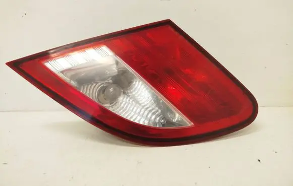 Chrysler Sebring (JS) Tailgate rear/tail lights E111089