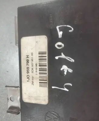 Volkswagen Golf IV Comfort/convenience module 1J0959799H