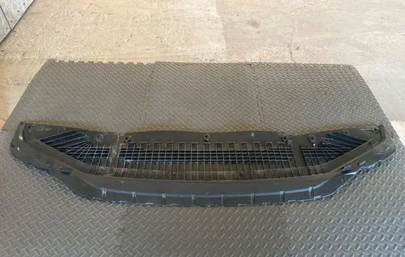 Audi RS6 C8 Front bumper skid plate/under tray 4K8807611C