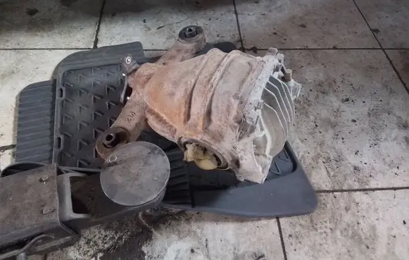 Lexus IS 220D-250-350 Rear differential 32H