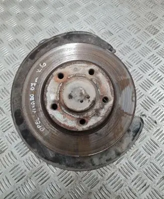 Opel Vivaro Rear wheel hub