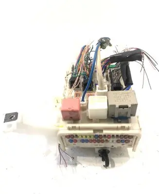 Toyota Auris 150 Fuse box set 8273002130A 02097K03