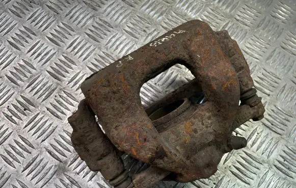 Toyota Auris 150 Front brake caliper