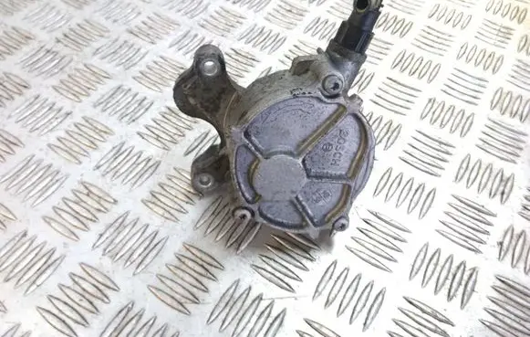 Ford Mondeo MK IV Vacuum pump