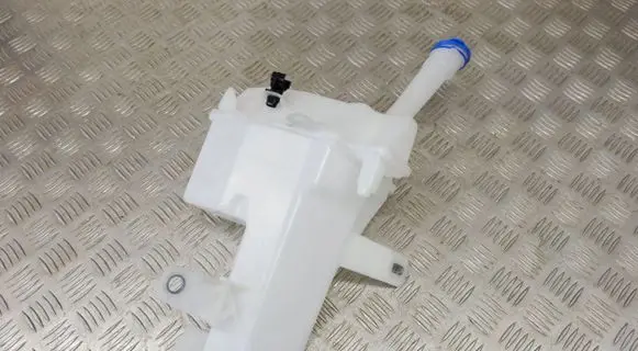Toyota Yaris XP210 Windshield washer fluid reservoir/tank 85315K0070