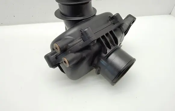 Mercedes-Benz Vito Viano W639 Air intake duct part A6421401387 4010931B
