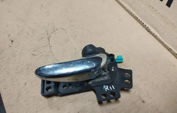 Chrysler Neon II Rear door interior handle