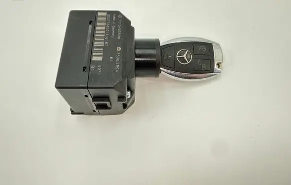 Mercedes-Benz S W221 Ignition lock 2215450508