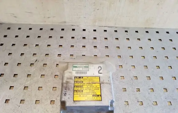 Toyota RAV 4 (XA20) Airbag control unit/module 8917042090