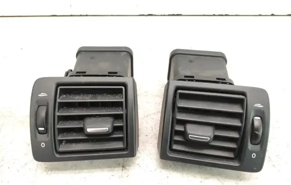 Volvo C70 Dashboard side air vent grill/cover trim Y01103O
