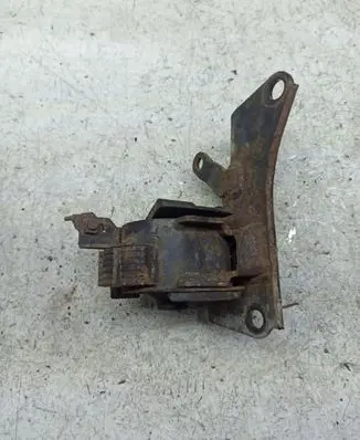 Toyota Corolla Verso AR10 Engine mount bracket