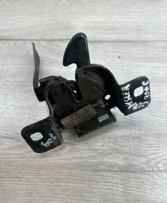 Chrysler 300 - 300C Engine bonnet/hood lock/catch