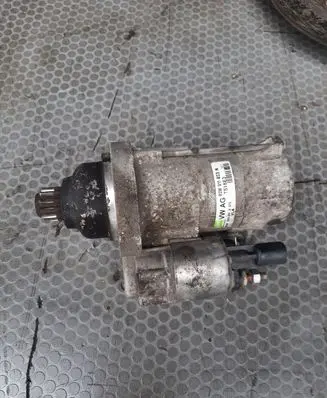 Volkswagen Golf V Starter motor 02M911023N