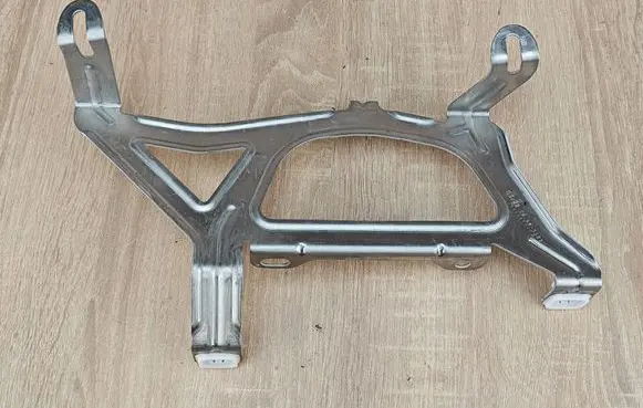 BMW 8 G16 Sound amplifier holder/bracket 9865415