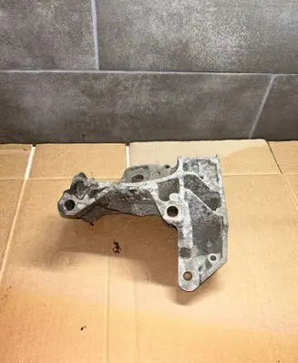 Volvo XC60 Engine mounting bracket 6G926P096FC