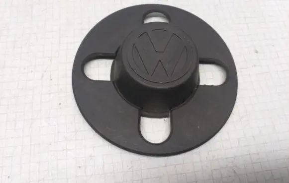 Volkswagen Golf I Original wheel cap 871601171