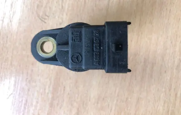 Mercedes-Benz ML W163 Crankshaft position sensor A0031539728