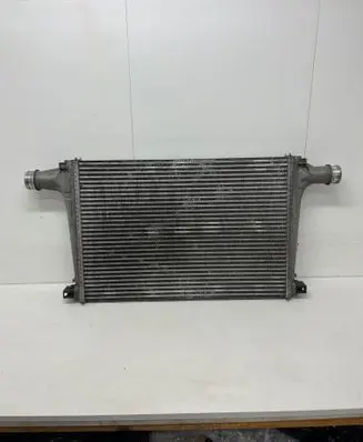 Audi Q7 4M Intercooler radiator 4M0145805J