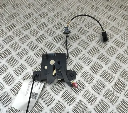 Porsche Boxster 987 Engine bonnet/hood lock/latch loop/hook 99751105300