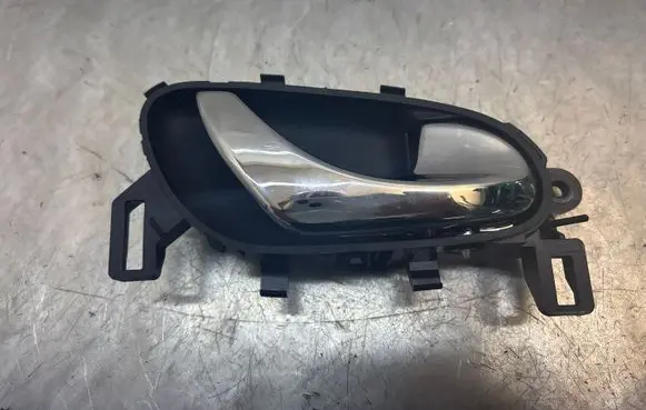 Nissan Qashqai Front door interior handle 806704EA0