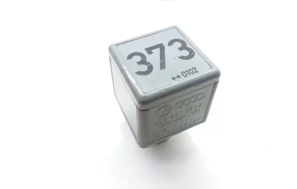 Volkswagen PASSAT B5.5 Other relay 8D0951253A V23134B52X301