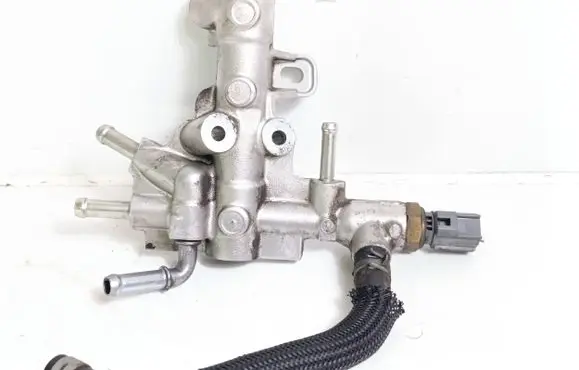 Mazda CX-5 Fuel distributor A15F26N032 A15F26 N032