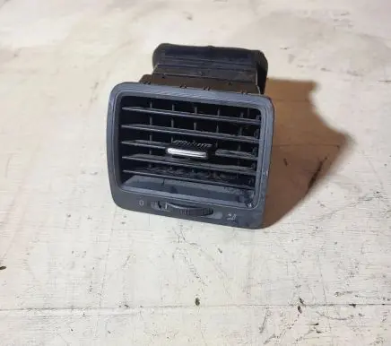 Volkswagen Golf V Dashboard side air vent grill/cover trim 1K0819709 1K0819703J 1355D300490