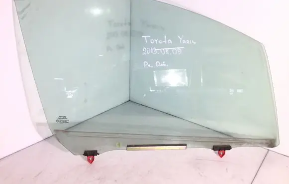 Toyota Yaris Front door window glass four-door